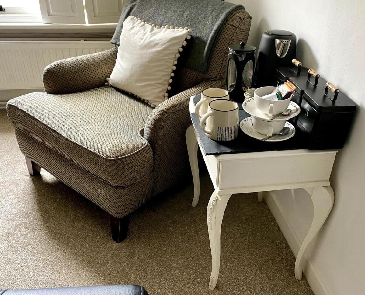 Chestnut Tree Cottage, 7 High Street Ardingly Room photo