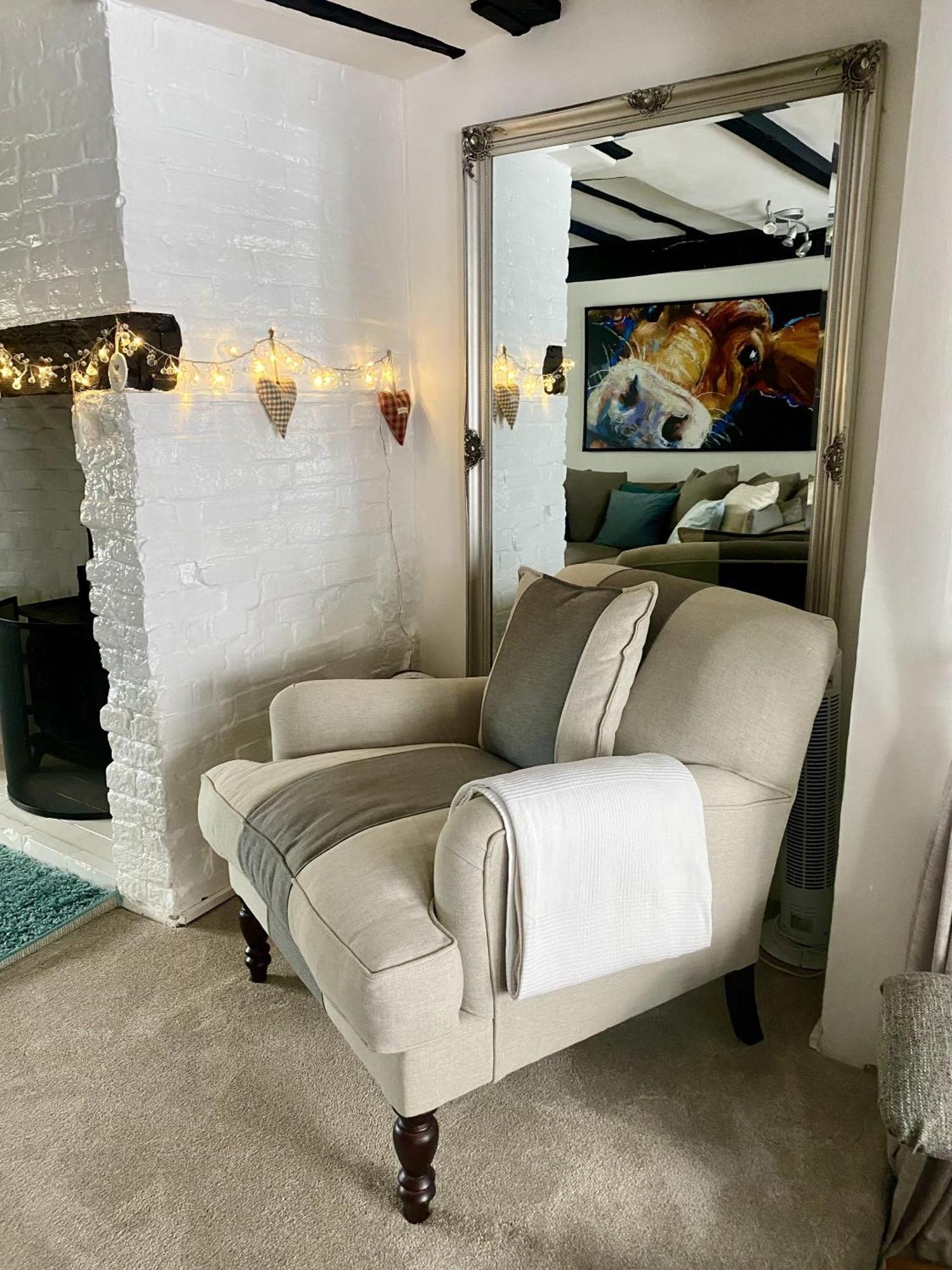 Chestnut Tree Cottage, 7 High Street Ardingly Room photo