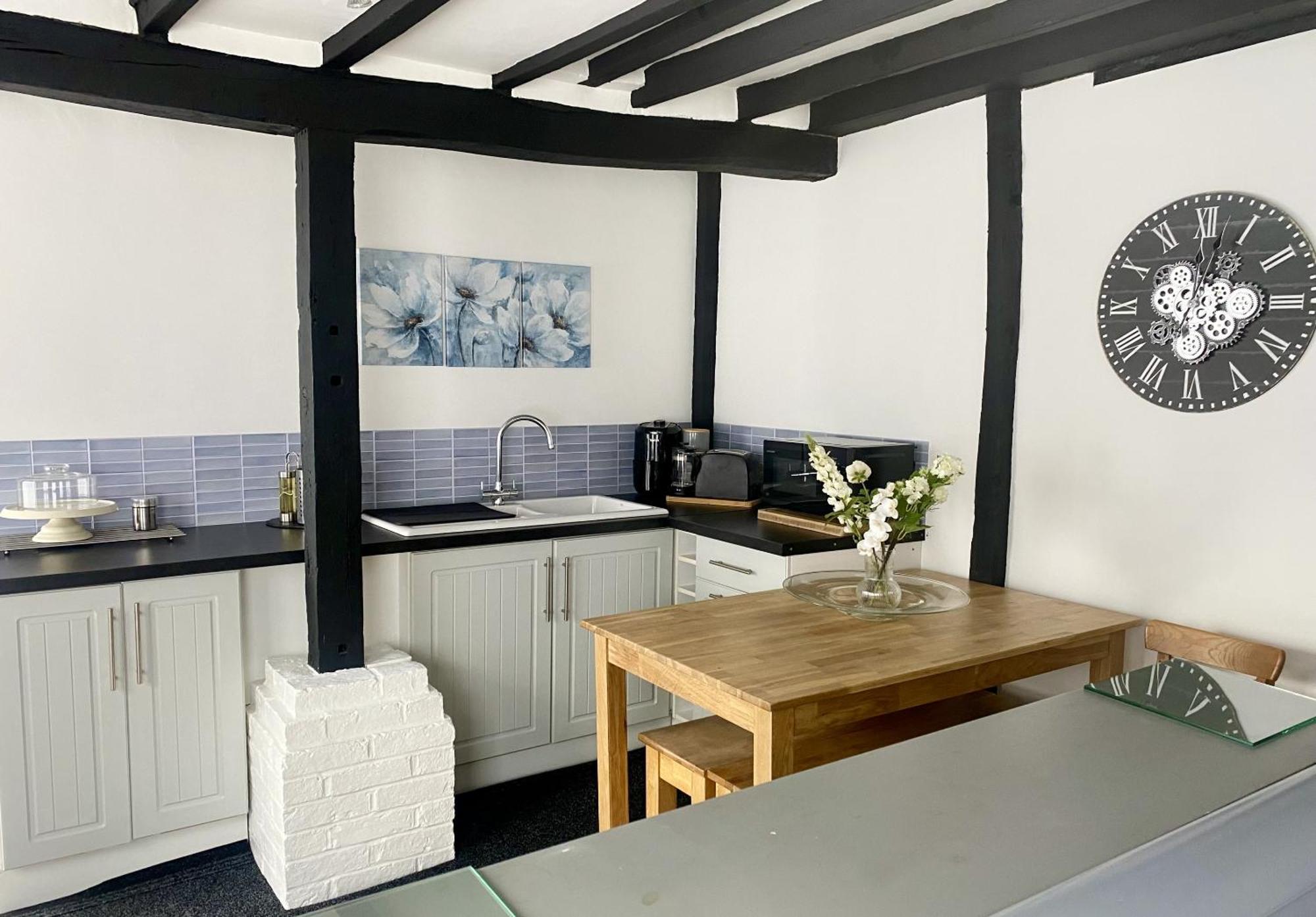 Chestnut Tree Cottage, 7 High Street Ardingly Room photo